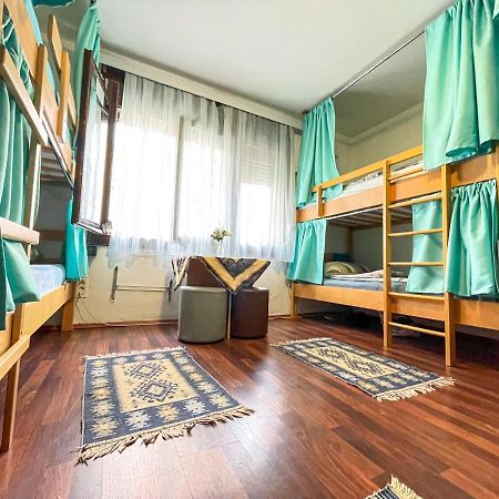 Hi Skopje Hostel エクステリア 写真