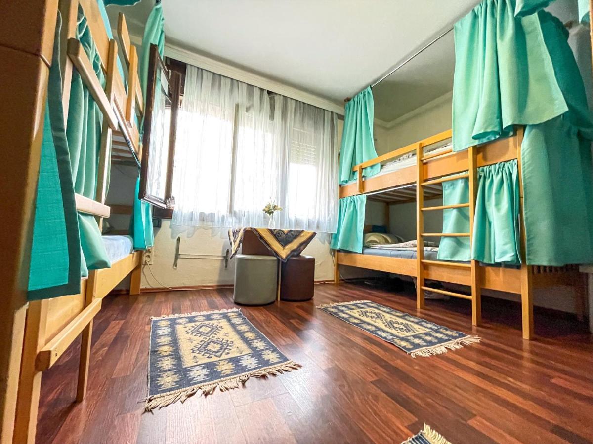 Hi Skopje Hostel エクステリア 写真