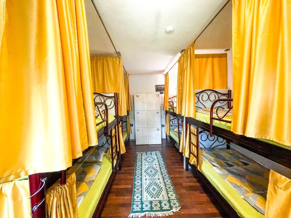 Hi Skopje Hostel エクステリア 写真